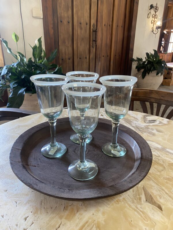 Vino Blanca | White Rim