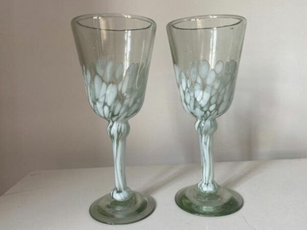 White wine glass 23cm White Confetti