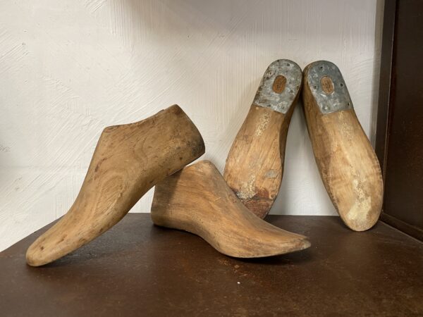 Pair of original Shoe lastes,  Wood 21cm